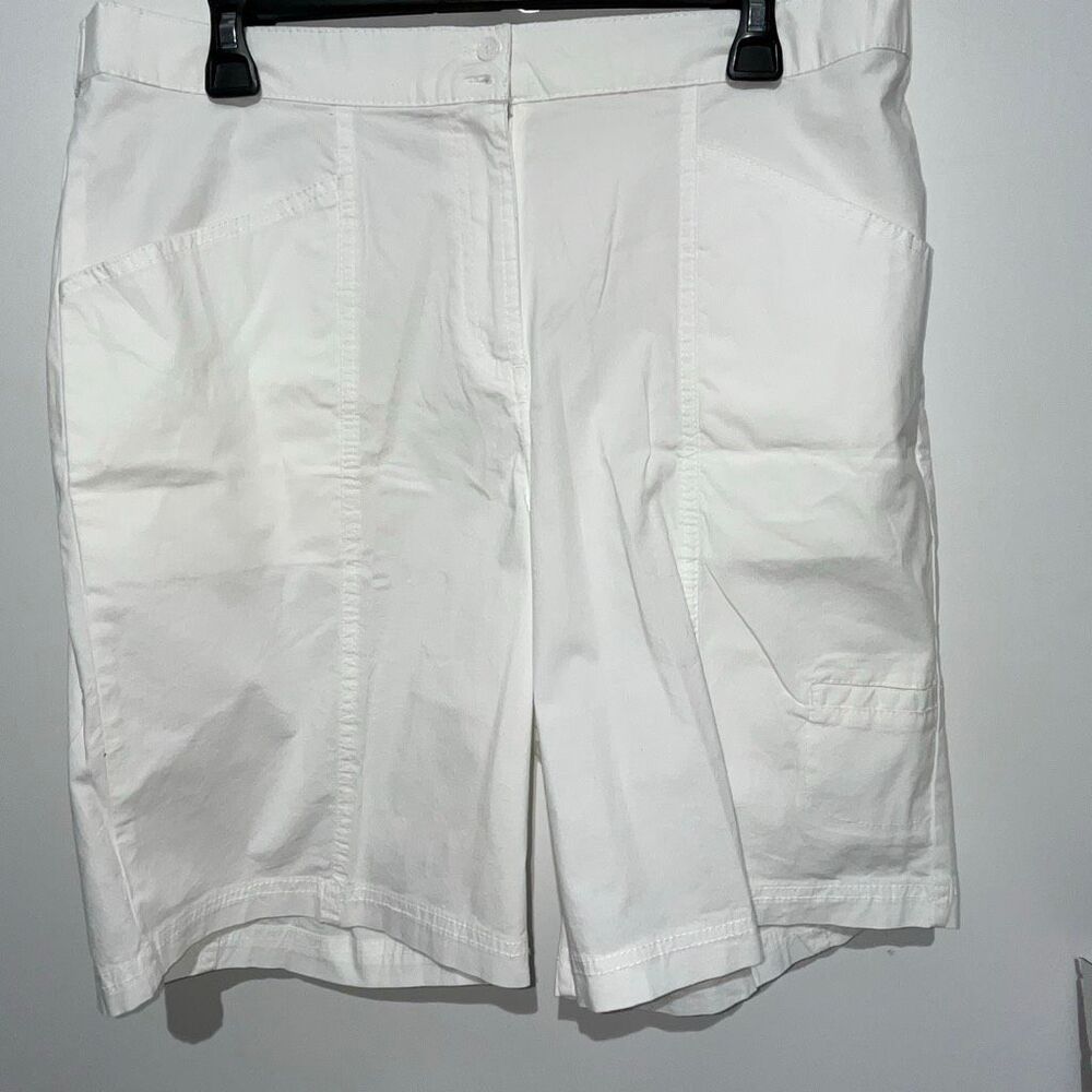 Coral Bay Women's White Flat Front Cotton Blend‎ Bermuda Casual Shorts Size 14